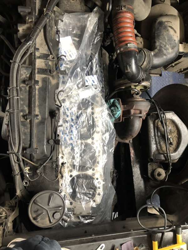 Αλλαγή καπάκι Iveco Γεραλής Service Φορτηγών, Ευθυγράμμιση, Ζυγοστάθμιση, Service Φορτηγών, Service Αυτοκινήτων, Κινητό Συνεργείο, Διαγνωστικός Έλεγχος , Έλεγχος ΚΤΕΟ, Διαγνωστικός Έλεγχος Φορτηγών, Διαγνωστικός Έλεγχος Αυτοκινήτων, Φρένα Φορτηγών, Φρένα Αυτοκινήτων, Σασμάν / Δίσκο Πλατώ Φορτηγών