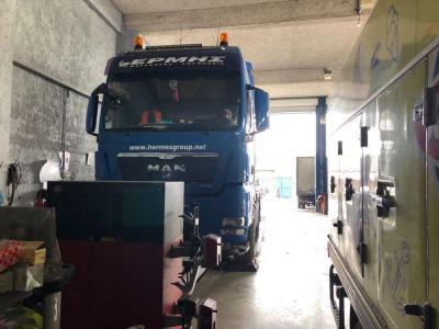 Ευθυγράμμιση τράκτορα Man Γεραλής Service Φορτηγών, Ευθυγράμμιση, Ζυγοστάθμιση, Service Φορτηγών, Service Αυτοκινήτων, Κινητό Συνεργείο, Διαγνωστικός Έλεγχος , Έλεγχος ΚΤΕΟ, Διαγνωστικός Έλεγχος Φορτηγών, Διαγνωστικός Έλεγχος Αυτοκινήτων, Φρένα Φορτηγών, Φρένα Αυτοκινήτων, Σασμάν / Δίσκο Πλατώ Φορτηγών